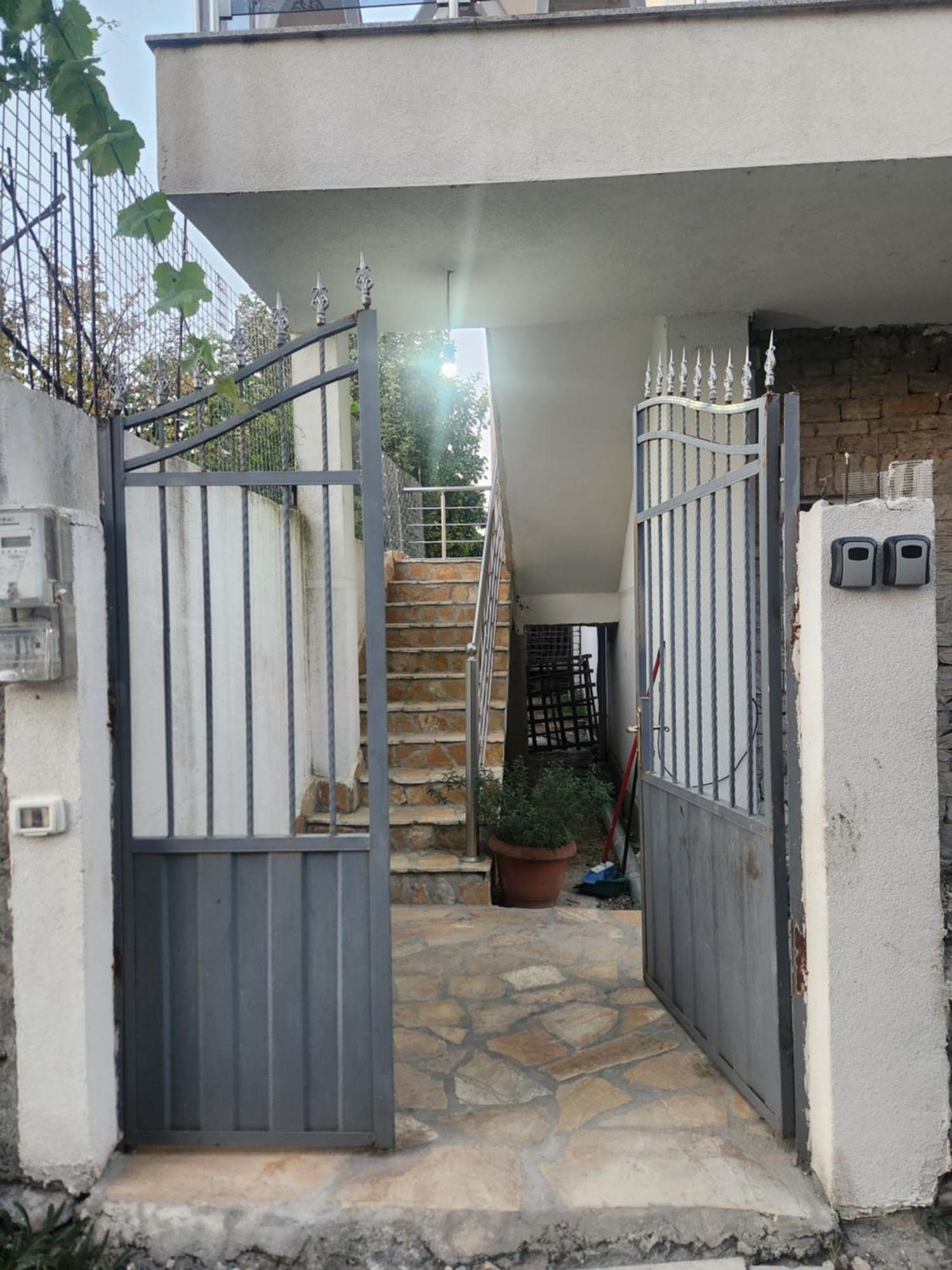 B&B Kroni 1 Shkodra Exterior foto