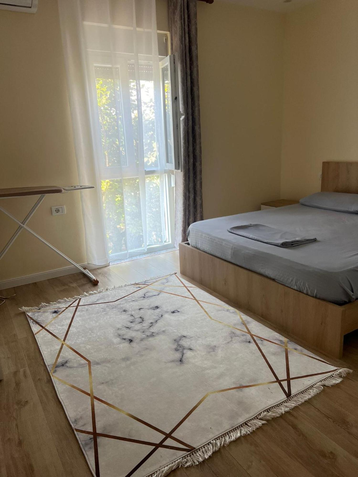 B&B Kroni 1 Shkodra Exterior foto